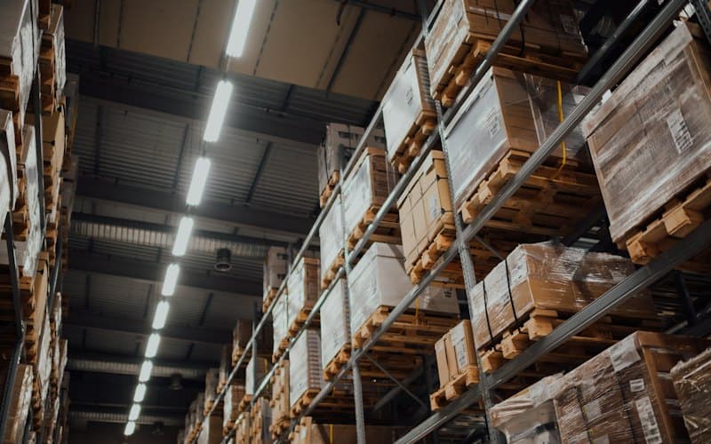 Distribution warehouse with racking